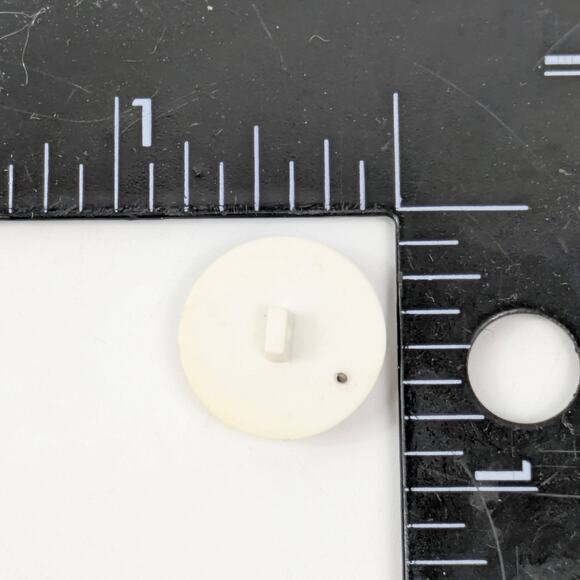 Vintage Celluloid Toy Button Sailor Figure Peg Back 1940s White Blue .75 Inch - Picture 2 of 2